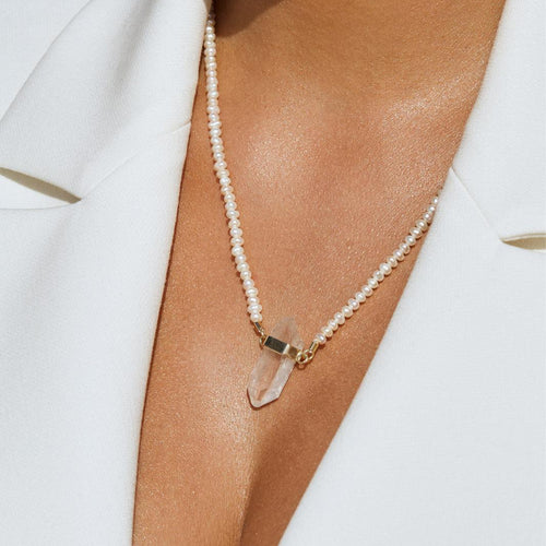 Złoty naszyjnik Pearl Gaia z kryształem górskim