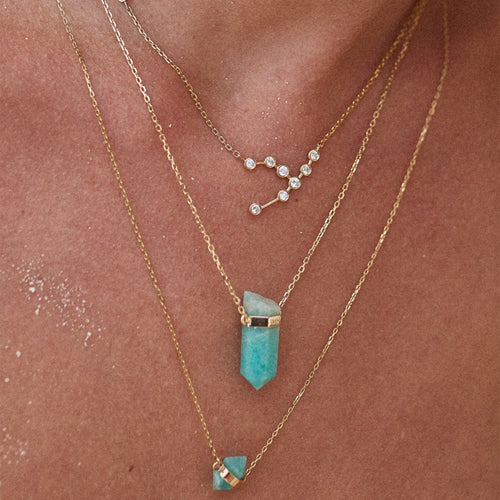 Złoty naszyjnik z konstelacją Skorpion i diamentami