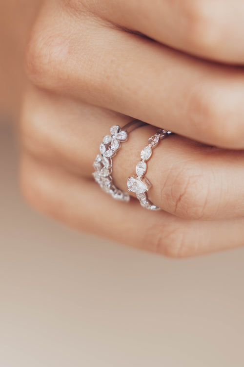 Pierścionek z białego złota z diamentem Éternelle Pear Diamond Ring