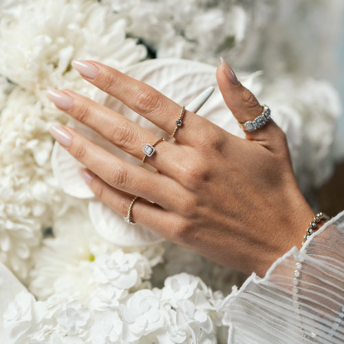 Pierścionek Beaded Solitaire z diamentem w żółtym i białym złocie