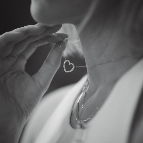 Naszyjnik w kształcie serca z diamentami