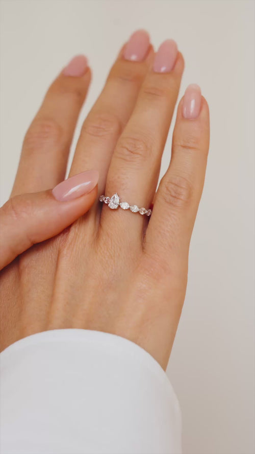 Pierścionek z białego złota z diamentem Éternelle Pear Diamond Ring